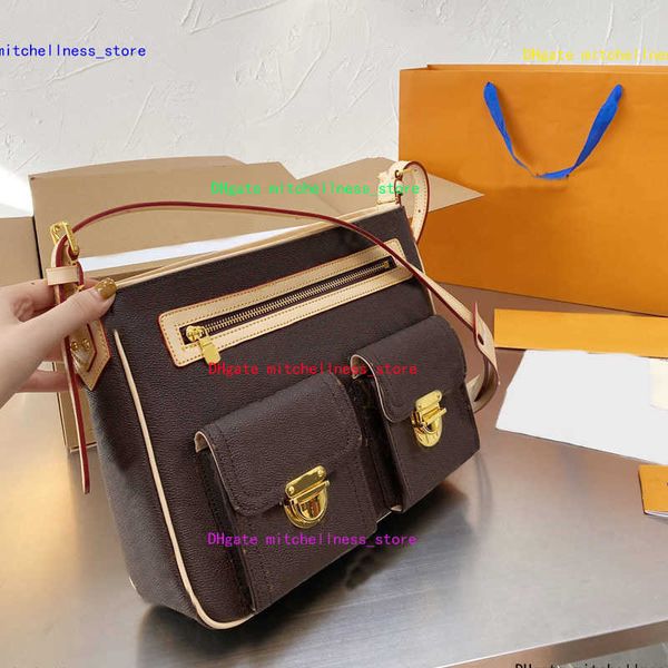 design classic underarm shoulder bag presbyopic handbag purse old flower women wallet multiple pockets yellow letter pattern small
design classic underarm shoulder bag presbyopic handbag purse old flower women wallet multiple pockets yellow letter pattern small