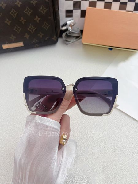 2023 sunglass new luxury designer sunglasses nylon lens mirror process unique personality extraordinary texture super good high-end atmosphe, White;black
2023 sunglass new luxury designer sunglasses nylon lens mirror process unique personality extraordinary texture super good high-end atmosphe, White;black
