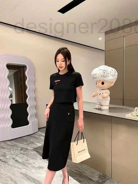 two piece dress designer inverted triangle print casual set 23 summer new round neck short with split skirt for women 7aon, White
two piece dress designer inverted triangle print casual set 23 summer new round neck short with split skirt for women 7aon, White