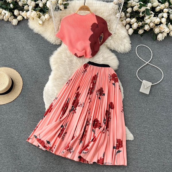 2023 summer new temperament ol worktwo piece dress set lapel short-sleeved knitted shirt contrast color stitching pleated skirt sets, White
2023 summer new temperament ol worktwo piece dress set lapel short-sleeved knitted shirt contrast color stitching pleated skirt sets, White