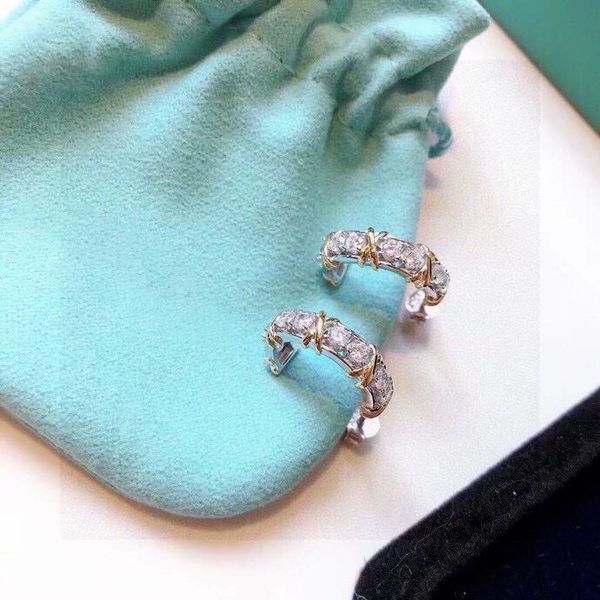 designer earings fashion pattern chain stud luxury brand 18k gold plating valentine's day gift, Golden;silver
designer earings fashion pattern chain stud luxury brand 18k gold plating valentine's day gift, Golden;silver