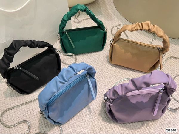 2023 new silk cloud bag handheld fashion versatile women's bag nylon waterproof fabric
2023 new silk cloud bag handheld fashion versatile women's bag nylon waterproof fabric