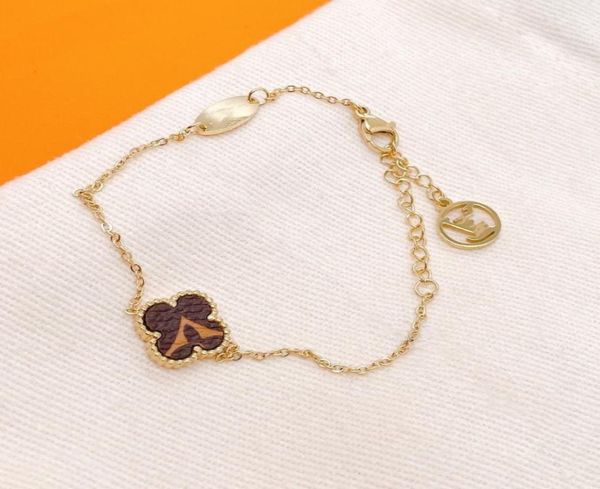 love bracelet luxury jewelry women leather designer braceltes with brand elegant four leaf flowers pattern couple necklace2090541, Golden;silver
love bracelet luxury jewelry women leather designer braceltes with brand elegant four leaf flowers pattern couple necklace2090541, Golden;silver