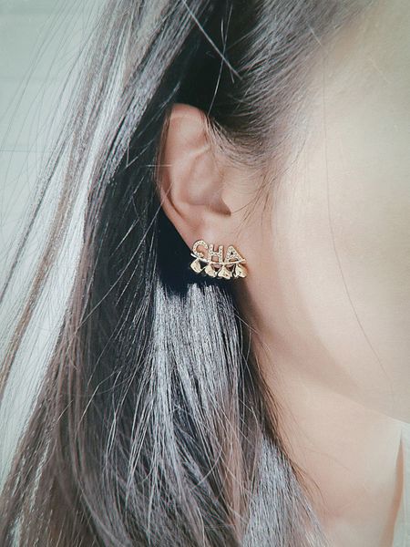 luxury quality charm stud earring with diamond and several hearts shape in 18k gold plated have box stamp ps7759a, Golden
luxury quality charm stud earring with diamond and several hearts shape in 18k gold plated have box stamp ps7759a, Golden