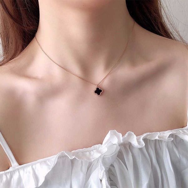 van clover necklace designer four leaf chain titanium steel anti allergy double sided wearable clover women's fashion simple mesh red k, Silver
van clover necklace designer four leaf chain titanium steel anti allergy double sided wearable clover women's fashion simple mesh red k, Silver