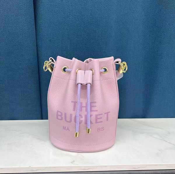 designer bag luxury the bucket bag womens men tote classic drawstring shoulder fashion wallet buckets handle purses handbag crossbody bag
designer bag luxury the bucket bag womens men tote classic drawstring shoulder fashion wallet buckets handle purses handbag crossbody bag