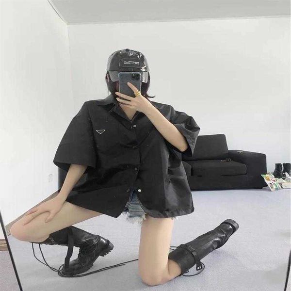 autumn men and women short blouses retro designer shirts triangle tooling pocket zipper design extraordinary temperament in t269q, White
autumn men and women short blouses retro designer shirts triangle tooling pocket zipper design extraordinary temperament in t269q, White