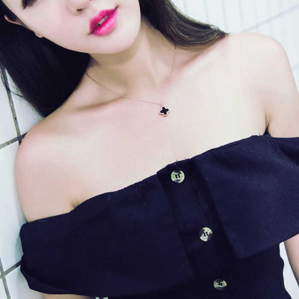 clover necklace designer four-leaf clover pendant necklace korean version of the colorfast titanium steel black and white double-sided cross, Silver
clover necklace designer four-leaf clover pendant necklace korean version of the colorfast titanium steel black and white double-sided cross, Silver