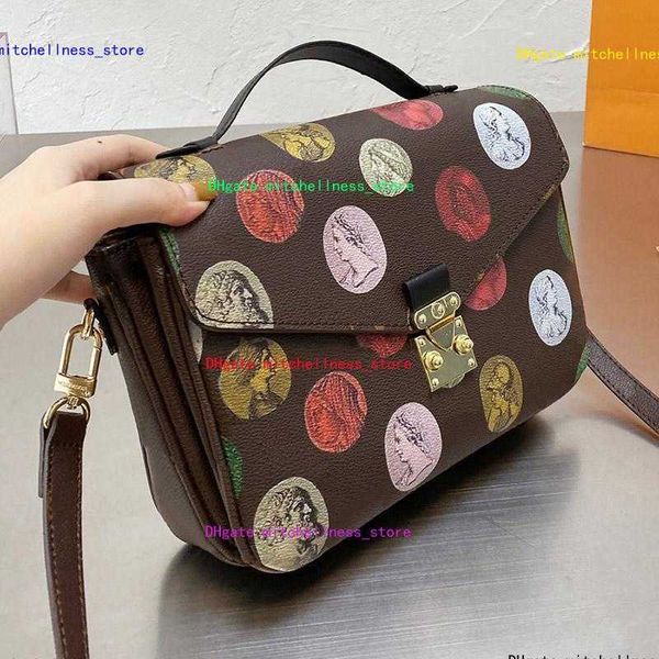 metis messenger bag man designer luxury shoulder bags women crossbody totes with insignia graffiti roman money
metis messenger bag man designer luxury shoulder bags women crossbody totes with insignia graffiti roman money
