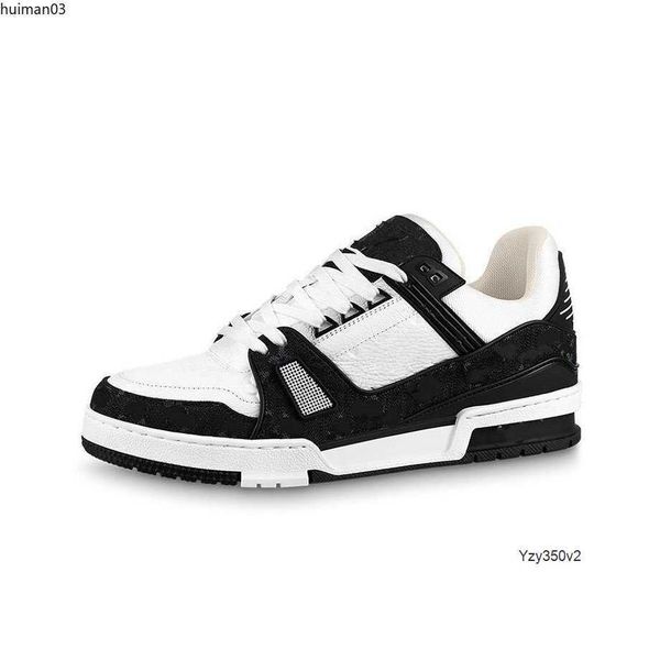 luxury designer men's casual shoes ultra-light foamed outsole wear-resistant and comfortable are size36-44 hm0003532
luxury designer men's casual shoes ultra-light foamed outsole wear-resistant and comfortable are size36-44 hm0003532