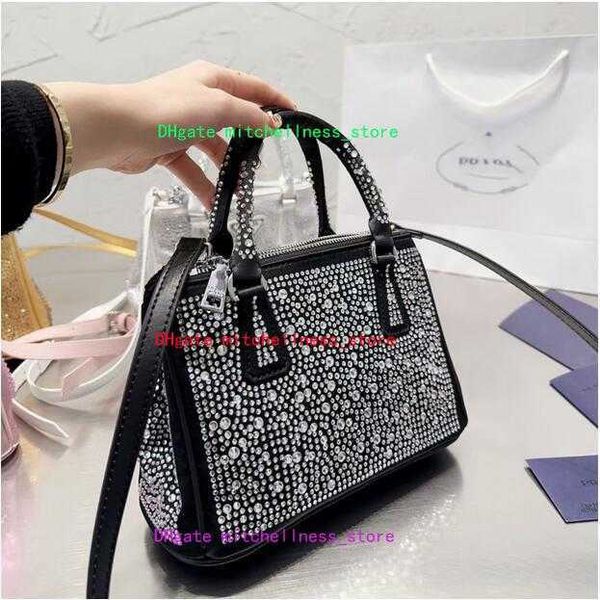 2023 womens crystal diamond studded satin shoulder bags shouler bags crystal embellished satin handbags ladies fashion underarm purses bling
2023 womens crystal diamond studded satin shoulder bags shouler bags crystal embellished satin handbags ladies fashion underarm purses bling