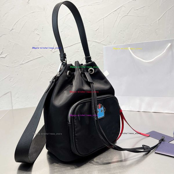 designer cross body bag men fashion messenger bags badge handbag shoulder bucket bag parachute fabric man briefcase camera purse composite
designer cross body bag men fashion messenger bags badge handbag shoulder bucket bag parachute fabric man briefcase camera purse composite