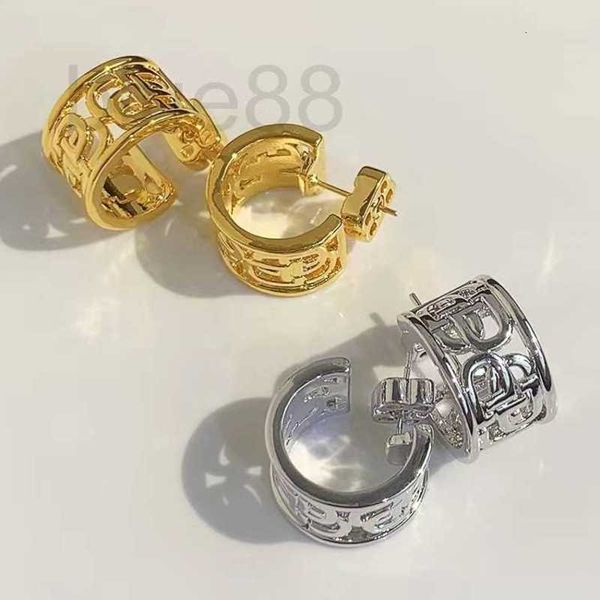 charm designer french light luxury double letter metal hollow earrings personalized small temperament premium r5d9, Golden
charm designer french light luxury double letter metal hollow earrings personalized small temperament premium r5d9, Golden