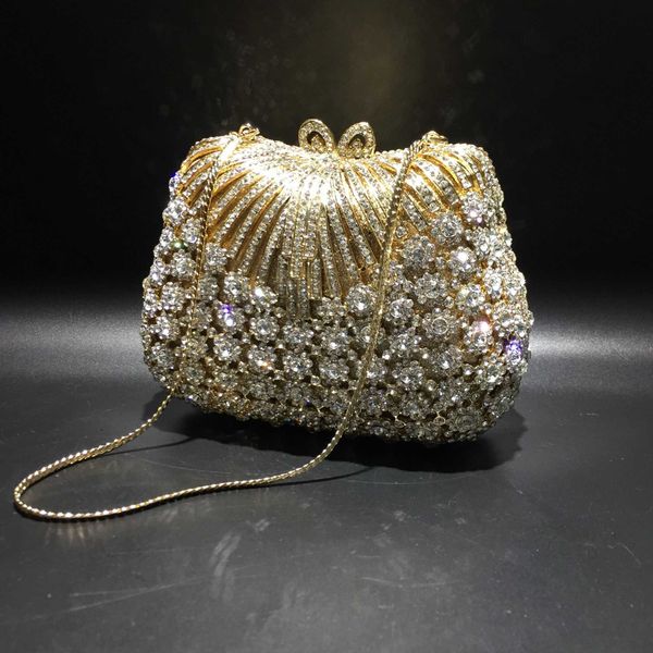 women gold color flower rhinestones clutch bags crystal evening purse stones metal clutches small minaudiere handbag wedding bag 230308
women gold color flower rhinestones clutch bags crystal evening purse stones metal clutches small minaudiere handbag wedding bag 230308