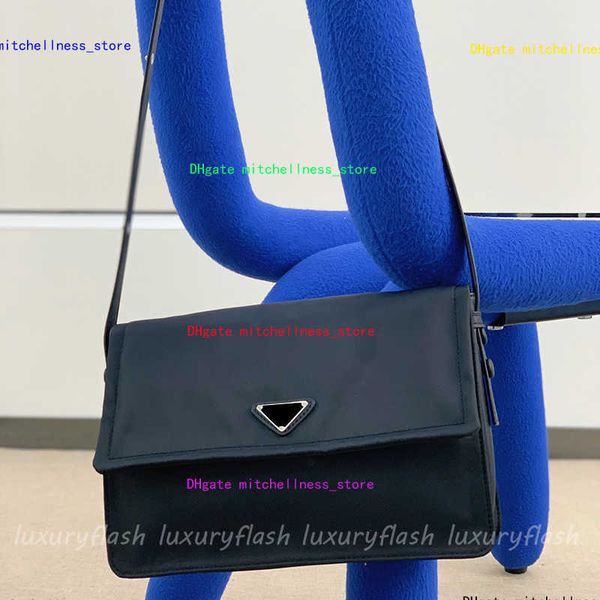 30cm black nylon designer mens and womens messenger bags luxury large-capacity high-quality 2022 new crossbody bag retro casual coin purse
30cm black nylon designer mens and womens messenger bags luxury large-capacity high-quality 2022 new crossbody bag retro casual coin purse