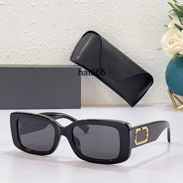 fashion sunglasses women designer simple small square black white stripes imported plate frame gold sunglasses, White;black
fashion sunglasses women designer simple small square black white stripes imported plate frame gold sunglasses, White;black