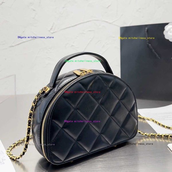 9a new designer single shoulder bag rhombus pattern bag lunch box bag single shoulder messenger mini bag women's chain small round bag
9a new designer single shoulder bag rhombus pattern bag lunch box bag single shoulder messenger mini bag women's chain small round bag