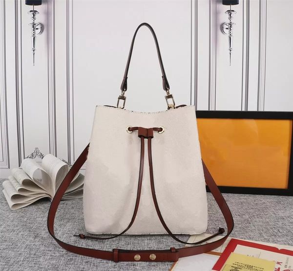 bb escale bucket handbag luxury empreinte bag high-quality designer handbags wallets ladies genuine leather shoulder and crossbody imprint f, Black;red
bb escale bucket handbag luxury empreinte bag high-quality designer handbags wallets ladies genuine leather shoulder and crossbody imprint f, Black;red