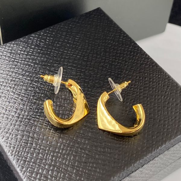 designer brand triangle ear stud pendants earrings gold fashion p hoop simple niche high sense style for womens high qualitly jewelry, Golden;silver
designer brand triangle ear stud pendants earrings gold fashion p hoop simple niche high sense style for womens high qualitly jewelry, Golden;silver