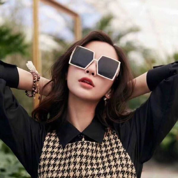 2021 new fashion polarized glasses large baby same sunglasses women's tr90 frame, White;black
2021 new fashion polarized glasses large baby same sunglasses women's tr90 frame, White;black