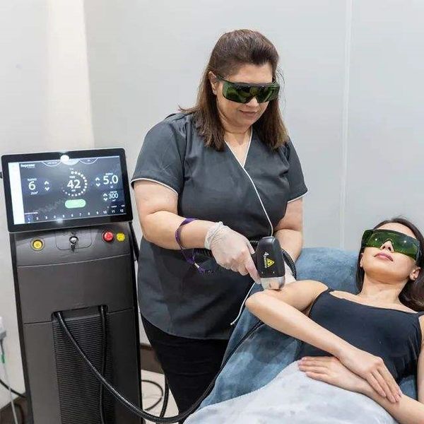 755nm 808nm 1064nm painless permanent diode laser hair removal machine hair removal laser machine, Black
755nm 808nm 1064nm painless permanent diode laser hair removal machine hair removal laser machine, Black