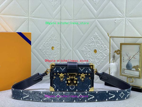 designer women petite malle denim jacquard box bag luxurys designers bags s-lock monograms printed trunk shoulder handbag genuine leather
designer women petite malle denim jacquard box bag luxurys designers bags s-lock monograms printed trunk shoulder handbag genuine leather