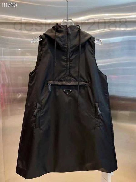 casual dresses designer early spring 2023 new fashion western style half zipper small high neck triangle decorative hooded drawstring sleeve, Black;gray
casual dresses designer early spring 2023 new fashion western style half zipper small high neck triangle decorative hooded drawstring sleeve, Black;gray