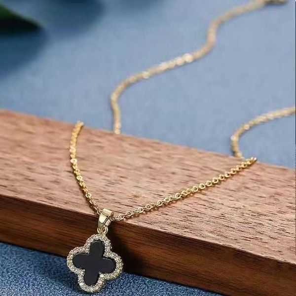 van clover necklace designer four-leaf clover pendant necklace day korean color double-sided black and white diamond inlaid collarbone fashi, Silver
van clover necklace designer four-leaf clover pendant necklace day korean color double-sided black and white diamond inlaid collarbone fashi, Silver