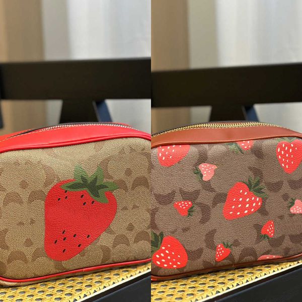 shoulder bag women snapscamera bag designer handbag vintage strawberry leather lady crossbody bags beach purses 230329
shoulder bag women snapscamera bag designer handbag vintage strawberry leather lady crossbody bags beach purses 230329