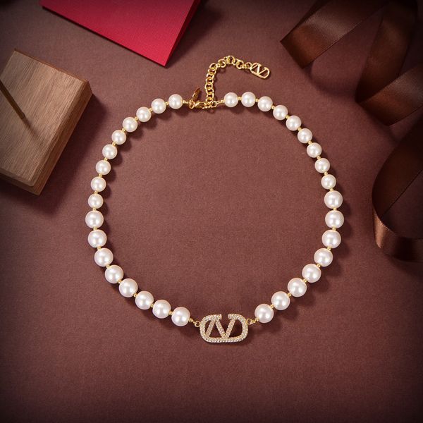 designer pendant necklaces letter v logo jewelry necklace luxury women new style fashion jewelry pearl metal valentinolies day gift kjl, Silver
designer pendant necklaces letter v logo jewelry necklace luxury women new style fashion jewelry pearl metal valentinolies day gift kjl, Silver