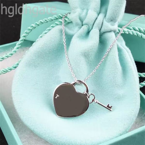 fashion pendant necklaces carved letters necklace with key creative hearts shape luxury designer commemoration day gifts jewelry for women c, Silver
fashion pendant necklaces carved letters necklace with key creative hearts shape luxury designer commemoration day gifts jewelry for women c, Silver