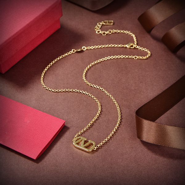 designer pendant necklaces letter v logo jewelry necklace luxury women new style fashion jewelry pearl metal valentinoity day gift sds10, Silver
designer pendant necklaces letter v logo jewelry necklace luxury women new style fashion jewelry pearl metal valentinoity day gift sds10, Silver