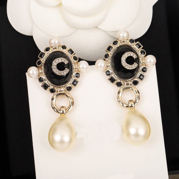 2023 luxury quality charm stud earring with diamond and black color design have box stamp nature shell beads ps7765a, Golden
2023 luxury quality charm stud earring with diamond and black color design have box stamp nature shell beads ps7765a, Golden