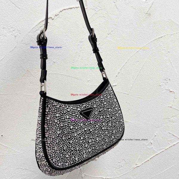 wallets simple bags high-quality plain bag diamond wallets chest pack soft lady totes handbags brand designer large-capacity nylon tote
wallets simple bags high-quality plain bag diamond wallets chest pack soft lady totes handbags brand designer large-capacity nylon tote