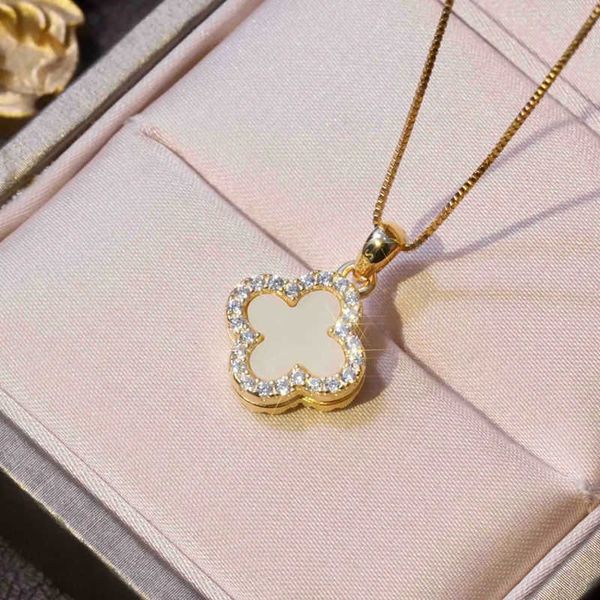van clover necklace designer four leaf chain s925 silver screen red same style multi wear black and white double sided diamond clover for gi
van clover necklace designer four leaf chain s925 silver screen red same style multi wear black and white double sided diamond clover for gi