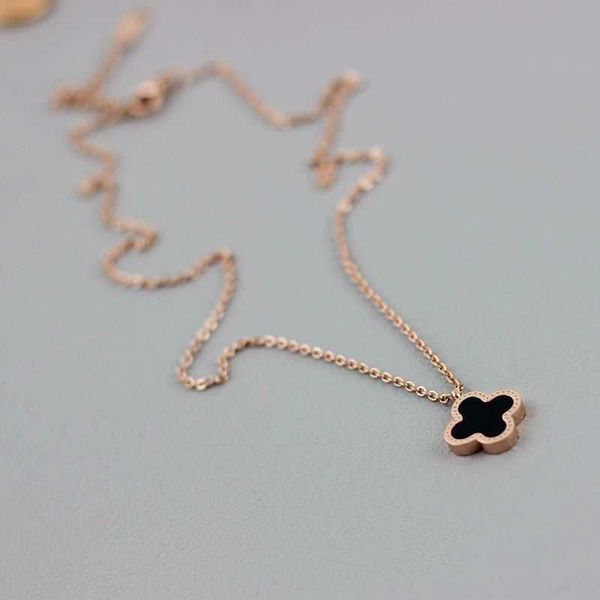 van clover necklace designer four leaf clover pendant korean version double-sided black lucky grass female collarbone simple personality gif, Silver
van clover necklace designer four leaf clover pendant korean version double-sided black lucky grass female collarbone simple personality gif, Silver