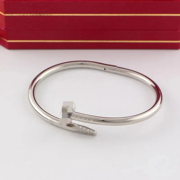 fashion classic nail bracelet love bracelet bangles designer ladies men full rhinestone nail bracelet 18k gold plated bracelet jewelry gifts, Black
fashion classic nail bracelet love bracelet bangles designer ladies men full rhinestone nail bracelet 18k gold plated bracelet jewelry gifts, Black
