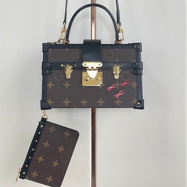designer bag design sense box bag vintage printed crossbody bag fashion chain bag embroidered crystal handbag metal sensing bag
designer bag design sense box bag vintage printed crossbody bag fashion chain bag embroidered crystal handbag metal sensing bag