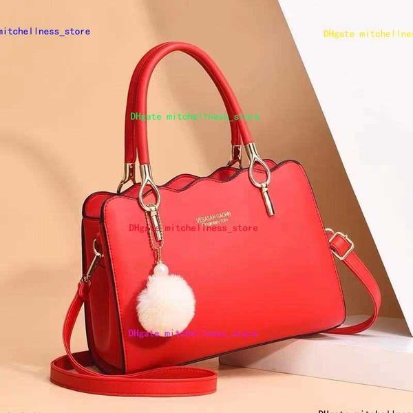 classic 2021 luxurys designers shoulder bags leather handbags girl fashion women cross body metallic crossbody bag chains circular handbag
classic 2021 luxurys designers shoulder bags leather handbags girl fashion women cross body metallic crossbody bag chains circular handbag