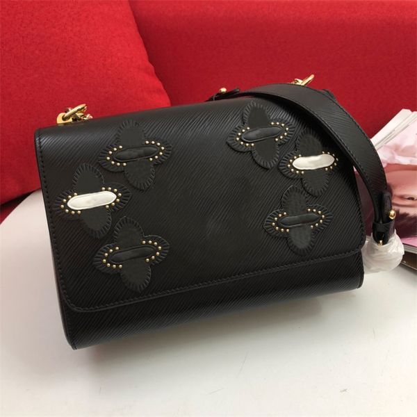 luxury designer shoulder bag popular twist bags leather small square designers bag metal long chain v shaped twists buckle simple fashion ba
luxury designer shoulder bag popular twist bags leather small square designers bag metal long chain v shaped twists buckle simple fashion ba