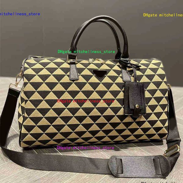 triangle print travel bag duffle bag women men designer travel luggage boarding bag ladies classic large capacity shopping handbag 220819
triangle print travel bag duffle bag women men designer travel luggage boarding bag ladies classic large capacity shopping handbag 220819