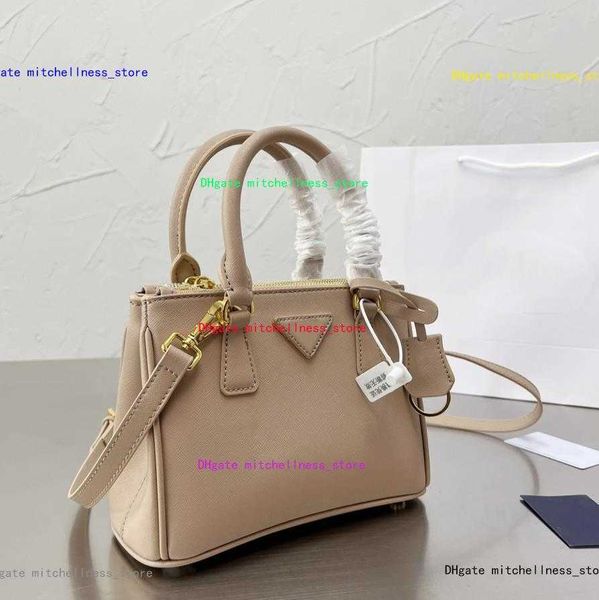 7a saffiano r bags women hard handbags purses classic triangle letter luxurys tote fashion ladies shoulder bag
7a saffiano r bags women hard handbags purses classic triangle letter luxurys tote fashion ladies shoulder bag