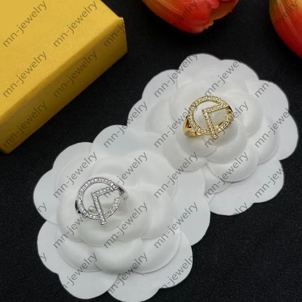 gold and silver couple couple rings. luxury ring with baby's breath finish anillo. brand designer rings, valentine's day wedding b
gold and silver couple couple rings. luxury ring with baby's breath finish anillo. brand designer rings, valentine's day wedding b