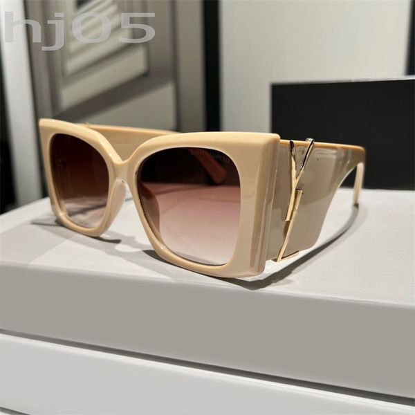 designer glasses ladies luxury men sunglasses mature pated gold letter metal accessories occhiali da sole polarized lens designer sunglasses, White;black
designer glasses ladies luxury men sunglasses mature pated gold letter metal accessories occhiali da sole polarized lens designer sunglasses, White;black