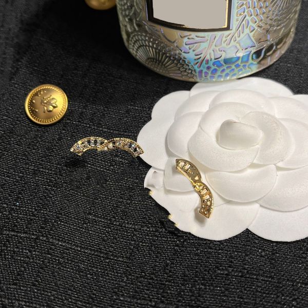 fashion brand earrings designer c letter ear stud round circle hollow women channel crystal geometric earring for wedding party jewerlry acc, Golden;silver
fashion brand earrings designer c letter ear stud round circle hollow women channel crystal geometric earring for wedding party jewerlry acc, Golden;silver