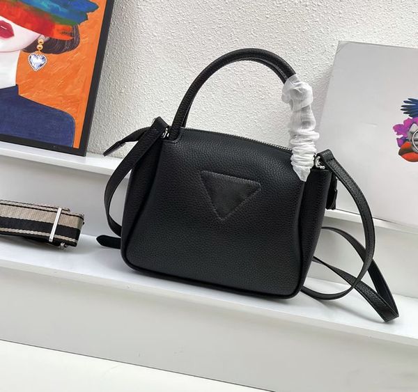 genuine leather handbag designer bag removable shoulder strap handbags lady shoulder bag luxury purse real leather chain crossbody bags
genuine leather handbag designer bag removable shoulder strap handbags lady shoulder bag luxury purse real leather chain crossbody bags