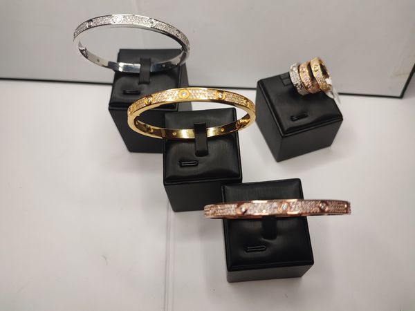 silver gold elegant bangle bracelet clover bracelets set fashion full diamond jewelry for men women girlfriend couple party wedding everyday, Black
silver gold elegant bangle bracelet clover bracelets set fashion full diamond jewelry for men women girlfriend couple party wedding everyday, Black
