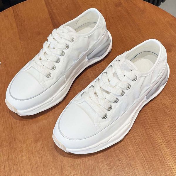 brand designer of sports shoes 2023 new genuine leather small white shoes sports casual versatile ins fashion four seasons single shoes
brand designer of sports shoes 2023 new genuine leather small white shoes sports casual versatile ins fashion four seasons single shoes