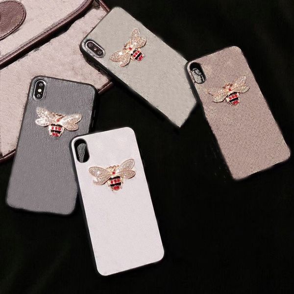 Fashion 3D Bees Designer Phone Cases for iPhone 15 15pro 14 14pro 14plus 13 13pro 12 12pro 11 pro max PU Leather Luxury Cellphone Cover with Samsung S23 S22 ultra, White
Fashion 3D Bees Designer Phone Cases for iPhone 15 15pro 14 14pro 14plus 13 13pro 12 12pro 11 pro max PU Leather Luxury Cellphone Cover with Samsung S23 S22 ultra, White