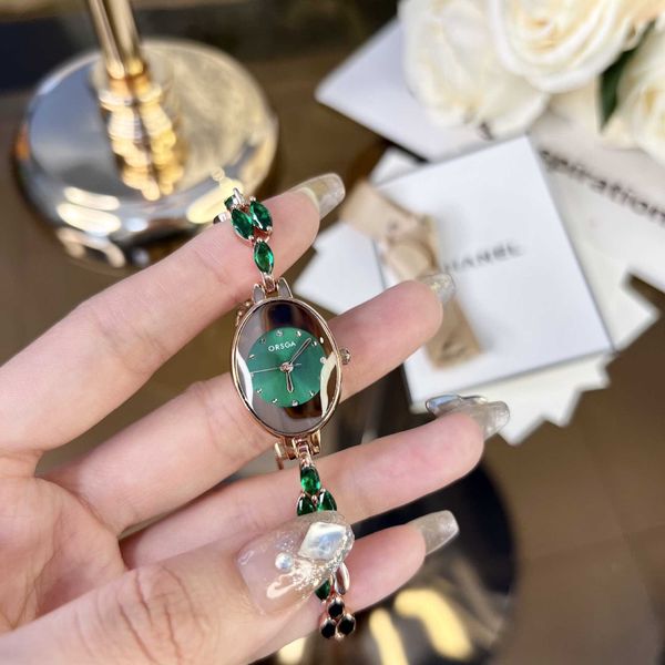female designer casual fashion brand bracelet watch women small and exquisite bracelet classic watch, Slivery;golden
female designer casual fashion brand bracelet watch women small and exquisite bracelet classic watch, Slivery;golden